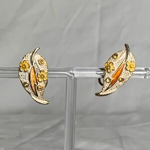 BSK Vintage Gold Tone Leaf Clip On Earrings Yellow Enamel Flower Rhinestone Flaw